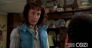 Laurie Metcalf guest stars on Monk!