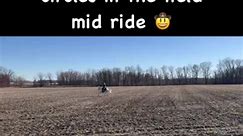 Mid way through our 11 mile ride, the field was calling us to do some circles and figure eights. So much fun! #sugar #trailriding #loping #sunnyday #horsesofinstagram #horsesoffacebook #horses | Sugar’s Place