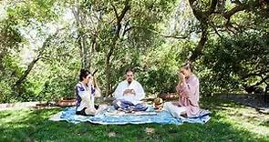 Shiva Rose + Wu De + Baeyln Elspeth share living tea together