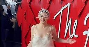 Maisie Williams at the Fashion Awards 2023. #maisiewilliams