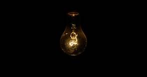 La bombilla eléctrica, el invento de Edison que cambió al mundo