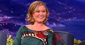Julia Stiles Is Obsessed With Spanish Language TV
