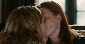 Chloe (2009) - Amanda Seyfried & Julianne Moore | Kissing Scene