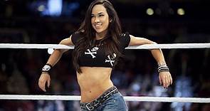 Photo: Former WWE star AJ Lee shows off new look