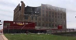 Demolition begins on crumbling building in downtown Saginaw.