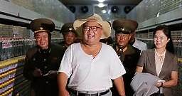 Kim Jong Un luce camiseta y sombrero en inusuales fotos de Corea del Norte
