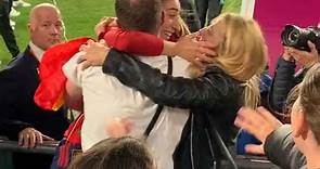 La celebración de Olga Carmona junto a su familia tras ganar el Mundial