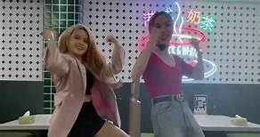 Tvb资讯分享站 - 王君馨与粉丝一起跳舞