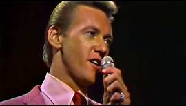 The Righteous Brothers - Unchained Melody — (Official Video)