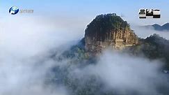 航拍中国四大石窟之一，云雾中的麦积山，高耸入云直插云霄！