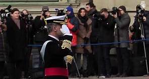 SS.MM. los Reyes en la ceremonia oficial de bienvenida en el Palacio Real de Estocolmo