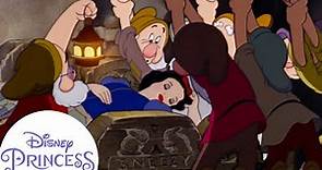 Waking Up Snow White | Snow White and the Seven Dwarfs | Disney Princess