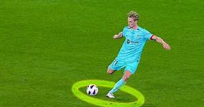 De Jong makes Football Look so Easy
