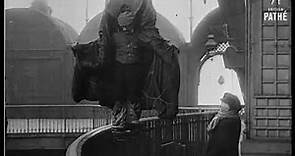 Misslungener Fall'schirm'sprung / Franz 'Batman' Reichelt, Februar 1912.