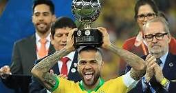 Dani Alves, elegido el mejor jugador de la Copa América 2019