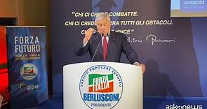Forza Italia, Tajani legge commosso la lettera dei figli di Berlusconi: «Grazie per l'appoggio al nostro caro papà»