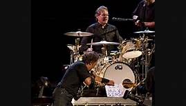 Max Weinberg Singing - Bruce Springsteen and the E Street Band, Kansas City (24/08/2008)