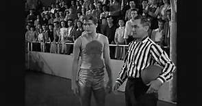 The Bachelor and the Bobby-Soxer (1947) - Basketball