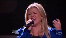 Kelly Clarkson sings "I'm Evey Woman" by Whitney Houston Live Concert Performance 2020 HD 1080p