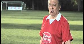 Elías Figueroa aconseja como marcar a un delantero