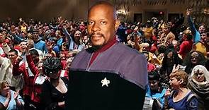 Avery Brooks Thanks the fans and talks about what he has been doing (STCCE)