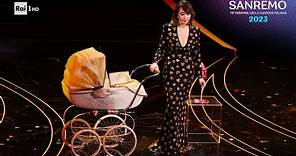 Sanremo 2023 - Il monologo di Chiara Francini sulla maternità mancata