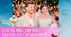 Camila Queiroz e marido vão para lua de mel um ano depois do casamento