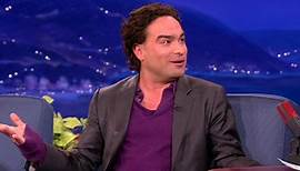 Johnny Galecki Is An Award Show Pro