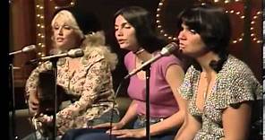 Dolly Parton Bury Me Beneath The Willow on Dolly Show with Emmylou Harris Linda Ronstadt 1976/77