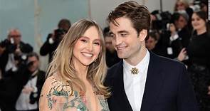 Suki Waterhouse, pareja de Robert Pattinson, anunció que está embarazada