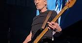 🎵 ROGER WATERS CUMPLE 80 AÑOS 👉 El bajista, conocido por apoyar distintas causas humanitarias, fue miembro de Pink Floyd desde 1967 hasta mediados de los 80. Tras la salida de Syd Barrett, se convirtió en el principal letrista del grupo, en una época fecunda que incluyó discos como El lado oscuro de la Luna, Wish You Were Here, Animals y The Wall. ¿Cuál es tu canción favorita de Pink Floyd? | Página/12