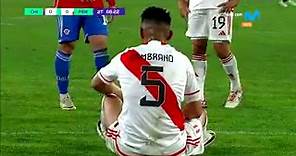 Carlos Zambrano salió lesionado en el Perú vs. Chile.