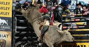 Mike Lee rides Tahonta's Magic Ride for his 500th ride (PBR)