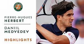 Pierre-Hugues Herbert vs Daniil Medvedev - Round 1 Highlights | Roland-Garros 2019