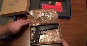 Colt M1911A1 Re-Issue (Close-up and unboxing)