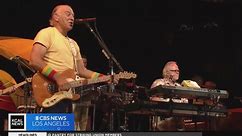 Parrotheads pay respects to music icon Jimmy Buffett