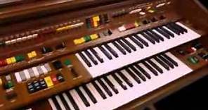 The Yamaha Electone C605 organ