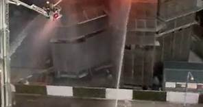 真慘！台中南屯高級住宅大樓工地連燒2棟 消防人員全力灌救 - 社會 - 自由時報電子報