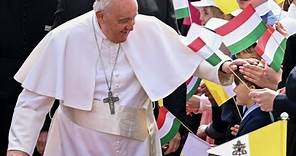 Papa Francesco in Ungheria chiede sforzi maggiori per la pace per l'Ucraina
