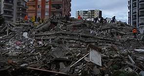 土耳其強震　建築倒塌如鬆餅、至少4800死，這一次為何這麼慘？｜天下雜誌
