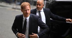 El príncipe Harry declara en Londres en un caso de escuchas telefónicas