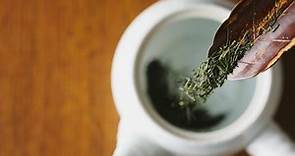 Come va preparato e bevuto il tè verde perché ci faccia davvero bene