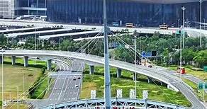 這里是港珠澳跨海大橋，全長55公里，是世界上最長的跨海大橋。#地標建筑 #超級工程 #中國橋梁 #港珠澳大橋 #粵港澳大灣區 | 旅小途