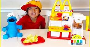 Ryan Pretend Play with McDonalds Toys and cook toys food!