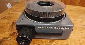 Proiettore Kodak S-AV 2050 per diapositive 35mm caricatore da 80