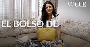 Aislinn Derbez y el práctico mundo que guarda en su bolso | Vogue México y Latinoamérica