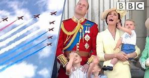 Prince Louis' perfect royal wave! 👋✈️🤴 | Trooping the Colour 2019 - BBC