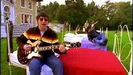 Oasis - Don't Look Back In Anger (Official Video)