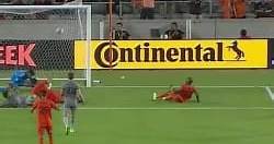 GOAL: Daniel Steres, Houston Dynamo FC - 36th minute
