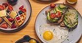 La emoción de ver como la mesa se va llenando 😉 Empieza tu día en Lucio Caffe ☕️😍 Visítanos en nuestros 8 locales #LucioCaffe #Desayuno #Breakfast #Foodie #Tasty | Lucio Caffè
